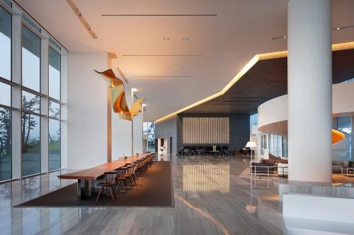 Lobby, SEAMARQ HOTEL near Heogyun And Heonanseolheon Memorial Hall