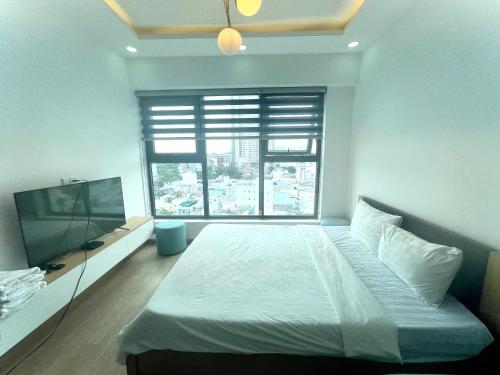 Apartment with Balcony image 6