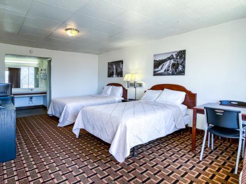 2 queen beds