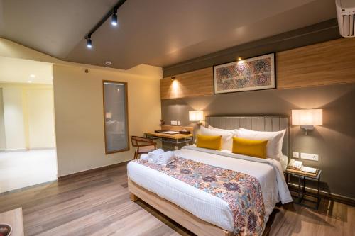 room detail thumbnail 1