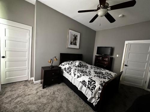 Renovated,Comfortable and Convenient Experience Renovated,Comfortable and Convenient Experience