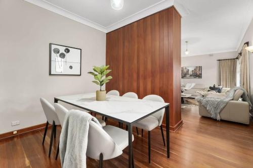 Bellevue Heights HolidayHome - Flinders Uni & Med in Blackwood