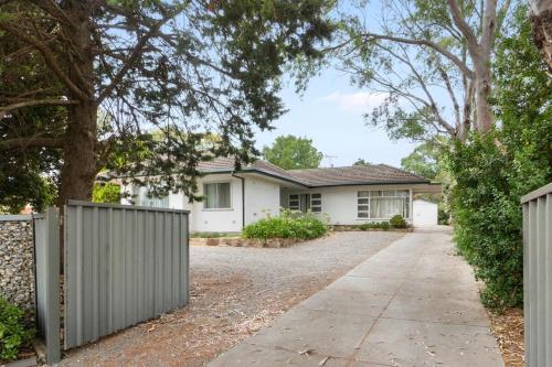 Bellevue Heights HolidayHome - Flinders Uni & Med in Blackwood