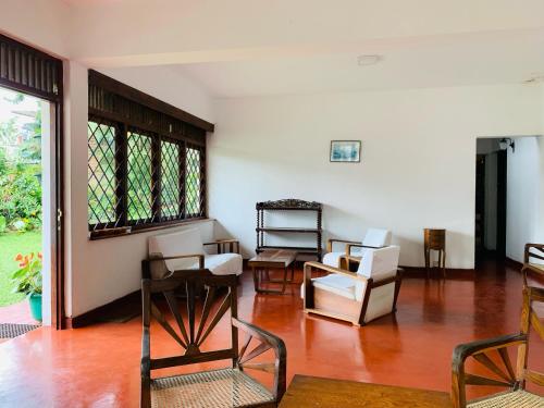 エントランス, シャロン イン (Sharon Inn) in キャンディ