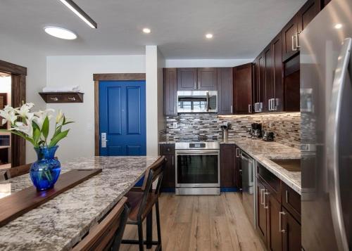 Premium Unit 1301 - 1 Bedroom - Zephyr Mtn Lodge condo thumb 2