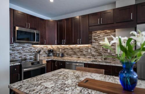 Premium Unit 1301 - 1 Bedroom - Zephyr Mtn Lodge condo thumb 3