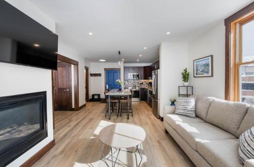 Premium Unit 1301 - 1 Bedroom - Zephyr Mtn Lodge condo thumb 4