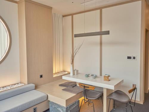 المرافق, UH Suite The Seoul in Seoul Station