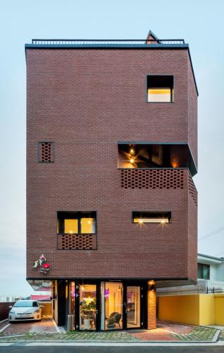 Space in Blackstone, Seul