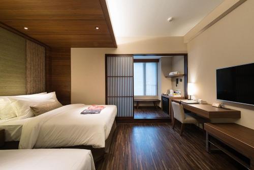 2 twin beds