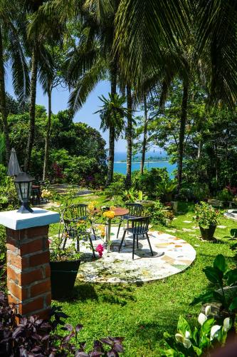 Air Manis Hillside Villa Cafe & Resto photo 3
