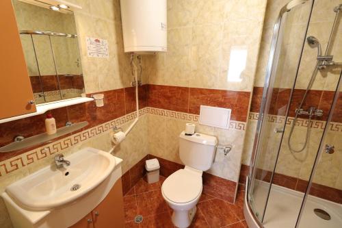 One-Bedroom Apartment with Balcony image 9