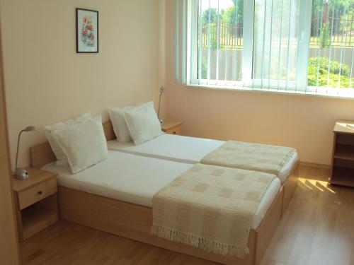 One-Bedroom Apartment with Balcony image 1