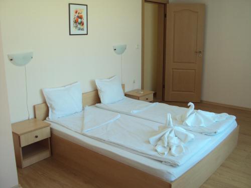 One-Bedroom Apartment with Balcony image 7