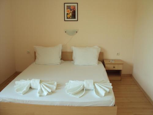 Two-Bedroom Apartment with Balcony image 2