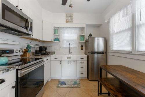148 E Burk Ave, Unit 1