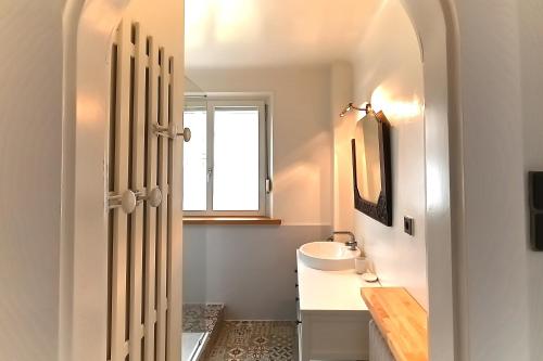 ห้องน้ำ, Villa P'tite Noisette - charmante maison vue montagne in เลอ เบลส