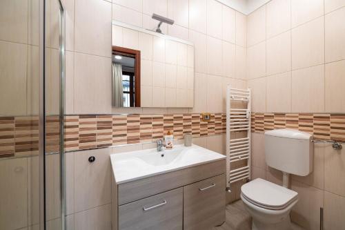 Single Room with Balcony image 5