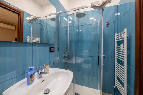 Deluxe Double Room image 8