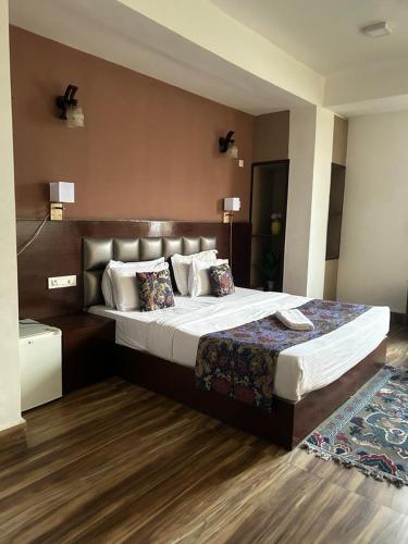 Deluxe King Room room in Twin Spring