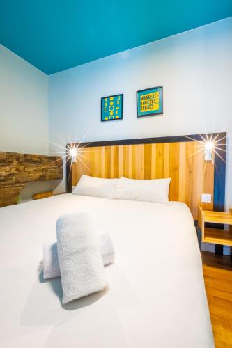 Double or Twin Room image 8