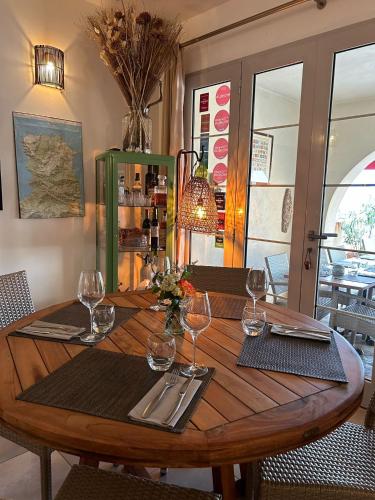 Hôtel Restaurant Petra Cinta 2