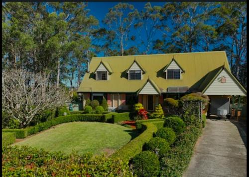 B&B Taree - Riverside vintage home - Bed and Breakfast Taree