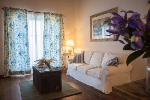 Large Double or Twin Room image 2