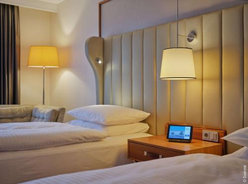 2 double beds