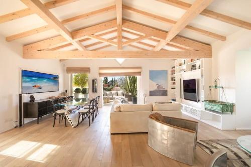 Rome Design Villa - image 3