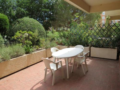 Appartement Sainte-Maxime, 1 pièce, 4 personnes - FR-1-780-60