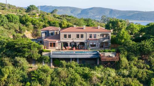 ทัศนียภาพภายนอกโรงแรม, Loerie's Landing Country Villa in ซิโมลา กอล์ฟ แอนด์ คันทรี เอสเตท