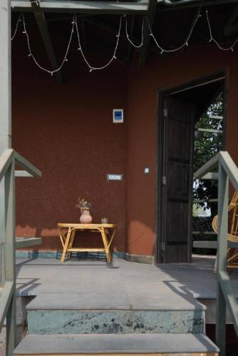 Khirni House in มันดู