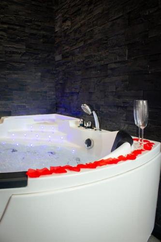 L'escapade - Jacuzzi & Terrasse - Location saisonnière - Albertville