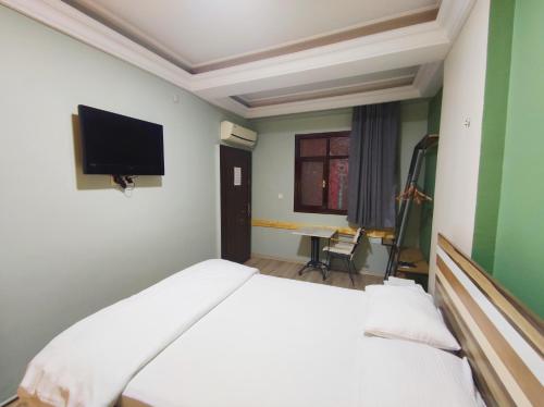 yolohostel - image 7