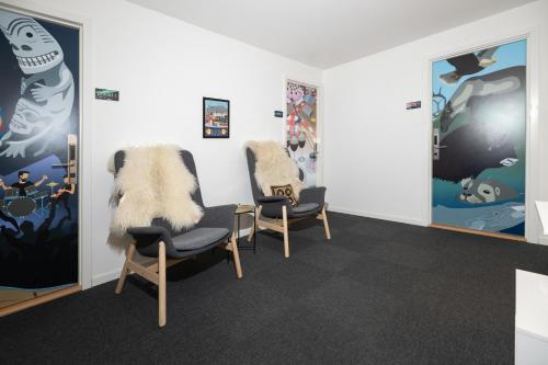 kawasan lounge/TV kongsi, Kulukis Downtown Hostel in Nuuk