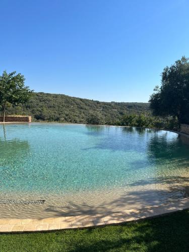 Villa 10 P piscine lagon avec vue époustouflante proche Uzès