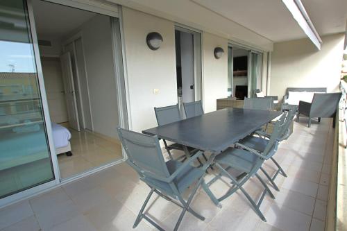 Fully equipped apartment with large terrace lounge area