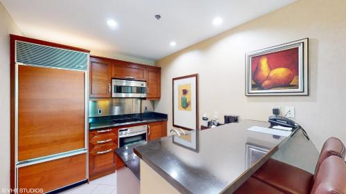 LADY LUCK'S VISTA - Private Balcony - Full Kitchen - Two Full Baths - Jetted Tub - Full MGM Grand Resort Access w No Resort Fee at MGM Signature, Las Vegas (Foto 7)