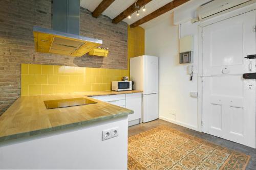 64 Apartment in a typical Barcelona's old building, Barcelona (fotografie 8)