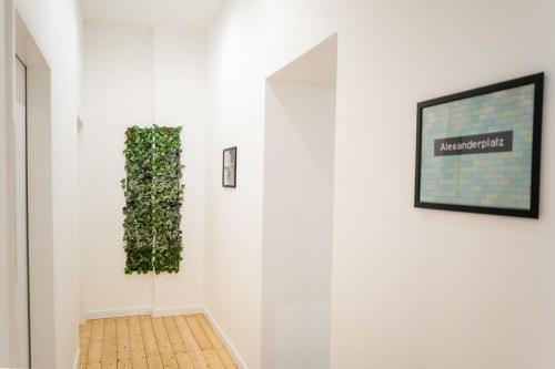 Spacious 3BR plus AC Self Check-in Street Parking - image 9