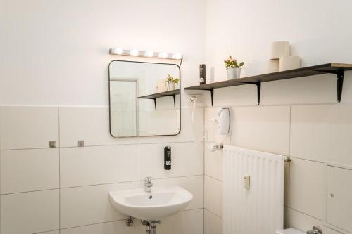 Spacious 3BR plus AC Self Check-in Street Parking, Berlin (Foto 11)