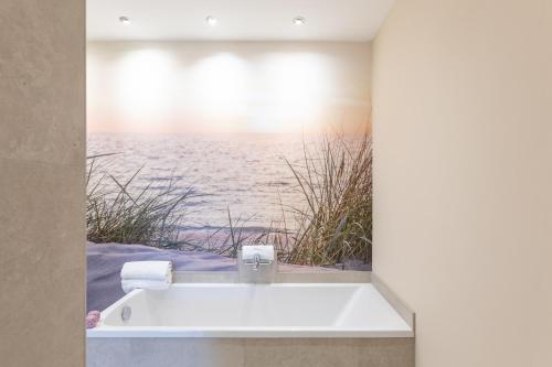 Apartment with Sea View image 10