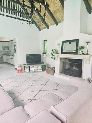 Charming Home in the Winelands!