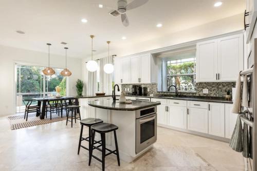 Waterfront with Dock, Grace Harbor by RoveTravel in Fort Lauderdale, USA