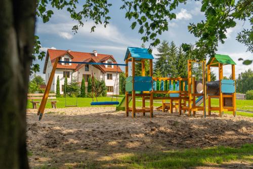 Дитячий майданчик, Przystań Jeziorany - willa nad jeziorem - Warmia i Mazury (Przystan Jeziorany - willa nad jeziorem - Warmia i Mazury) in Єзьорани