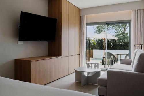 room detail thumbnail 1