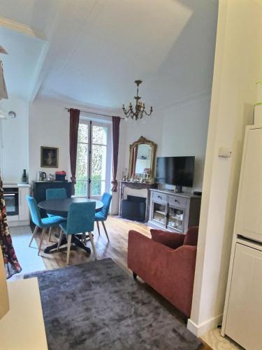 Charming Remodeled Apartment - Location saisonnière - Versailles