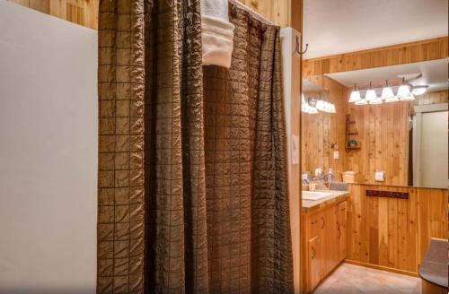 Riverside Cabin home