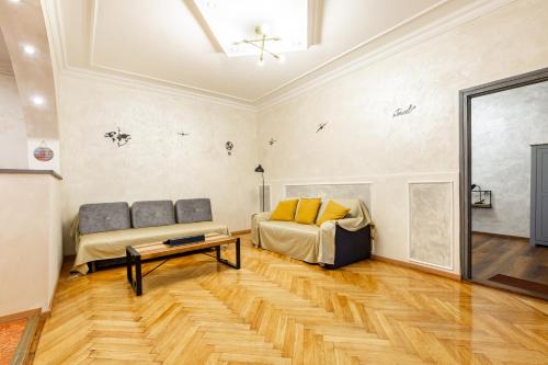 Mari&Emi flat in Corvin 4